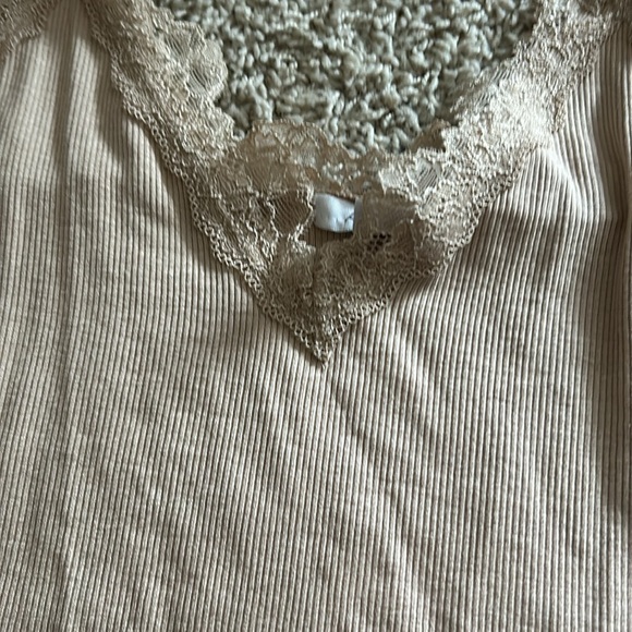 Bundle of 2 rib Tops cropped - Picture 5 of 6